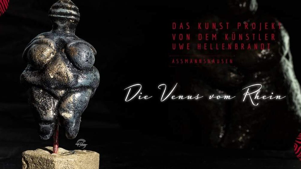 Skulptur "Die Venus vom Rhein" aus dem Künstlerhaus in Rüdesheim. Die Skulptur ist ein Sozialprojekt und zählt als moderne Kunst für Kunstliebhaber